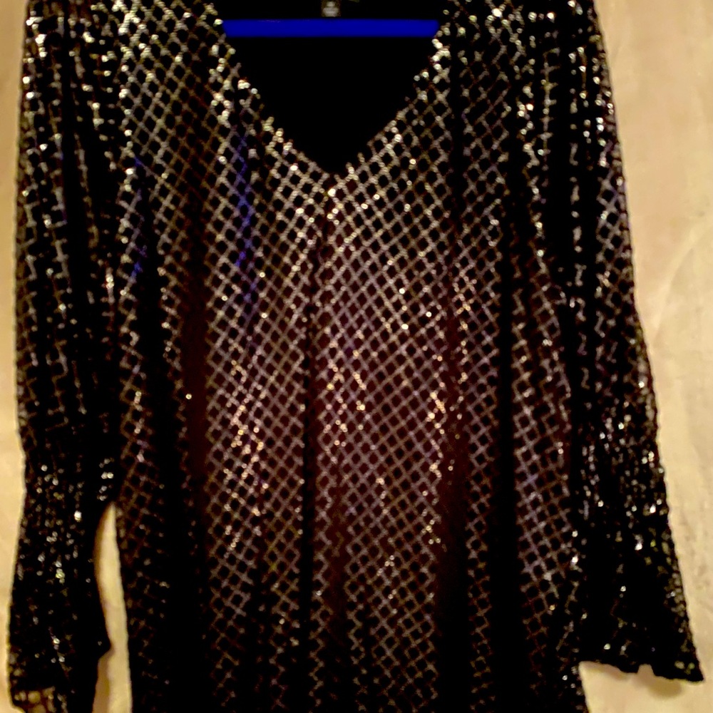 2X black blouse with glittery strands